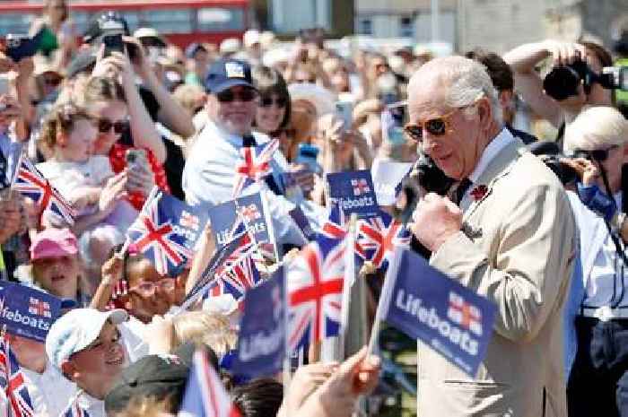 King asks if RNLI volunteers 'get a lot' of small boats call outs during Kent visit