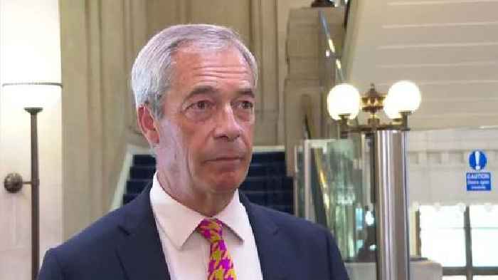 Nigel Farage hits back at Emmanuel Macron after French president sparks fresh Brexit row