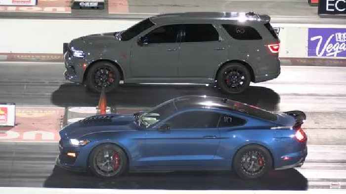 Ford Mustang Shelby GT500 Drags Hellcat Durango, Someone Makes a Big Beautiful Comeback! 