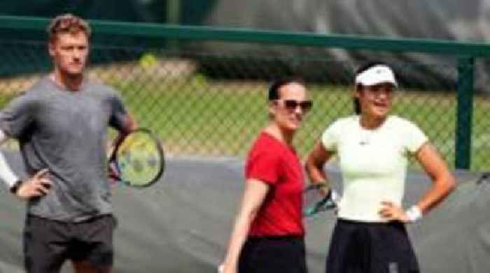 Escaping 'rat race' to warm up Wimbledon's stars