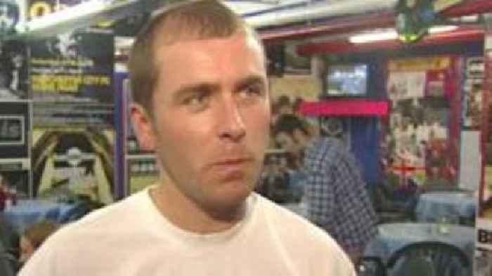 Oasis fans react to rumours of a split in 1996