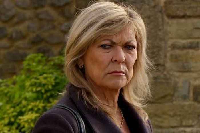 Emmerdale's Claire King panics after spotting 'sign' Kim Tate is getting killed off