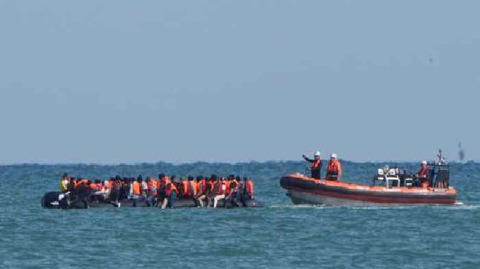 What is the UK-France migrant returns deal, who will be returned and how many?
