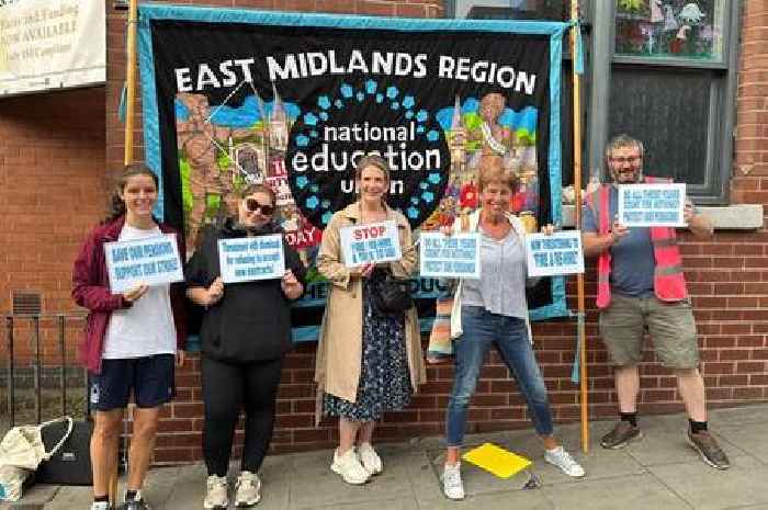 Teachers strike over planned changes to pensions at fee-paying Nottingham school