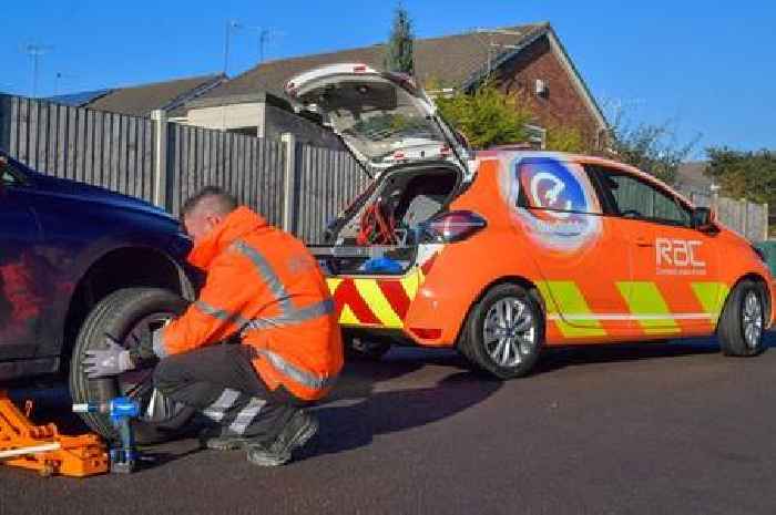 Five things you should have in your car during heatwave according to experts