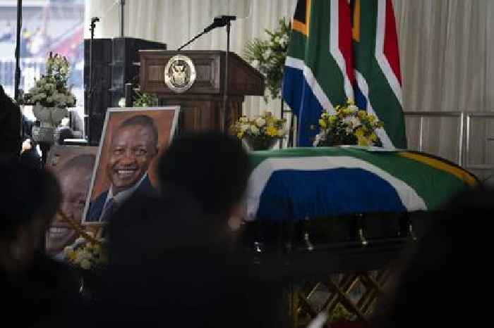 News24 | GALLERY | Friends and family bid David ‘DD’ Mabuza farewell