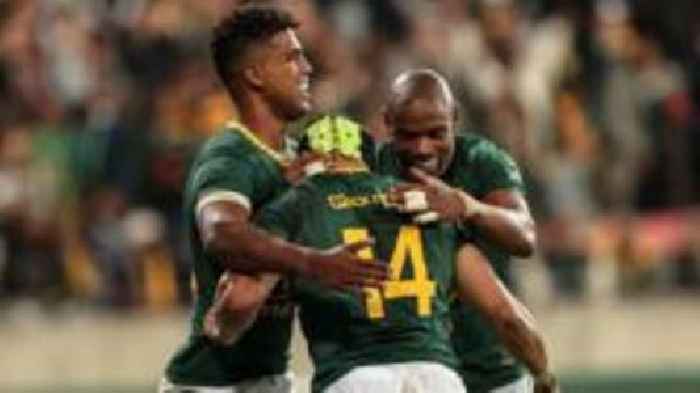 Rampant South Africa crush Italy 45-0 despite early red card