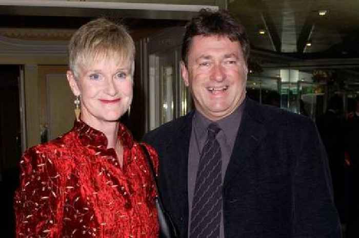 Alan Titchmarsh issues apology to wife over 'difficult' personal struggle