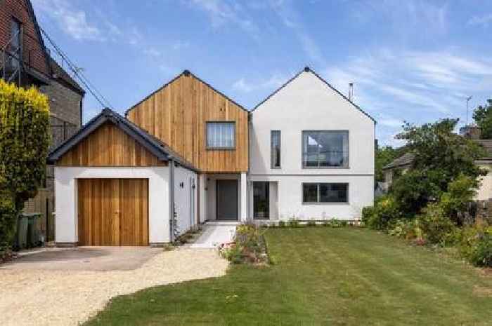 Breathtaking £1.5M bungalow overlooking Bristol Channel up for sale
