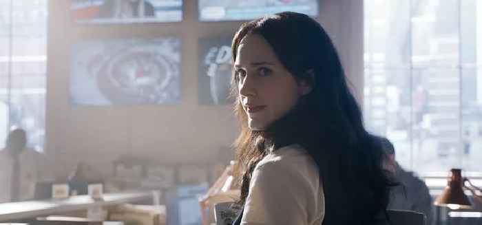 Lois Lane seems terrible at interviewing Superman, but is she playing a dangerous game?