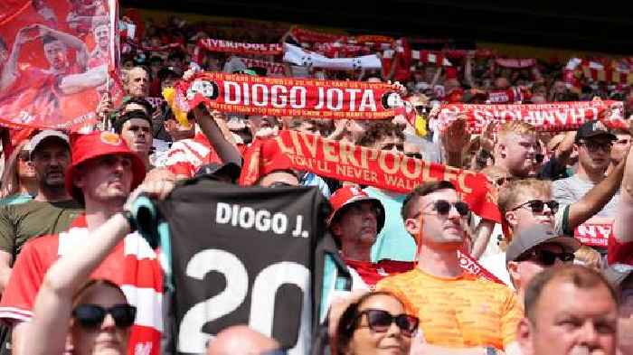 Liverpool players and fans pay tribute to Jota at first game since his death
