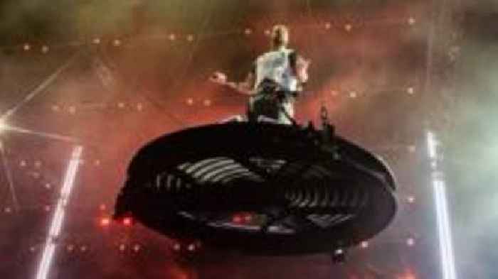 Disappointment as Drake's final Wireless show ends after 40 minutes