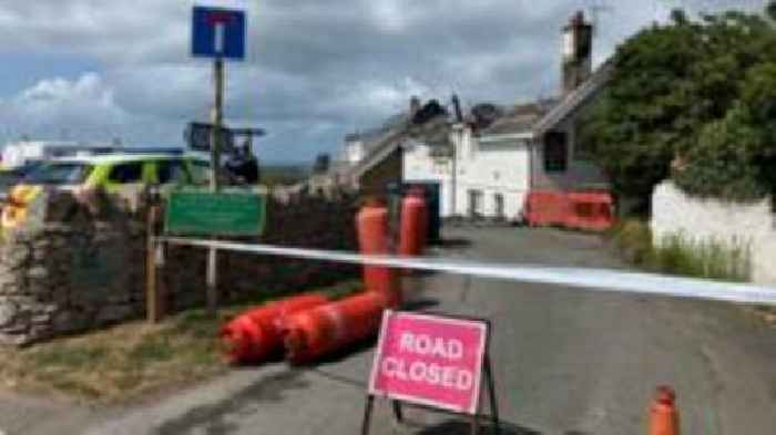 Fire causes major damage to landmark hotel