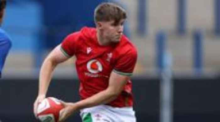 Wales U20s suffer seven-try thumping by 14-man England