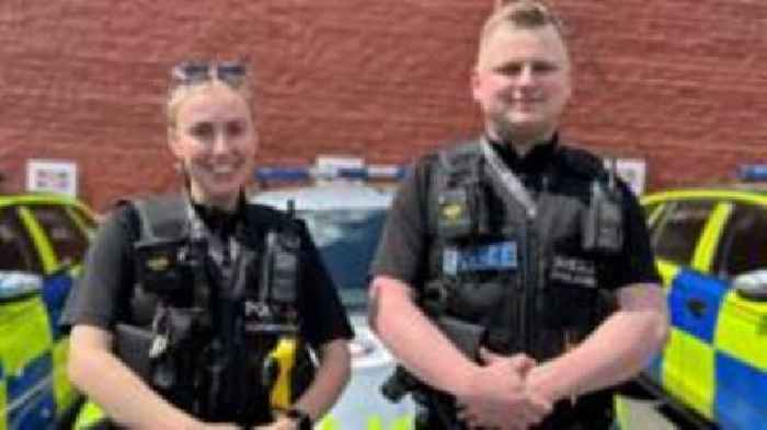 Police honoured for rescuing man from burning car