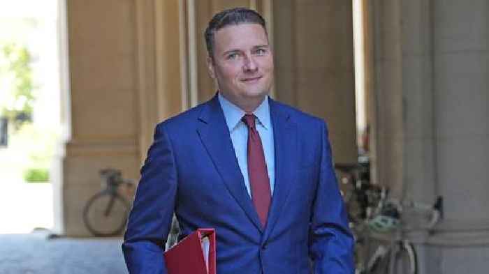 Wes Streeting says doctors' strikes 'a gift to Nigel Farage'