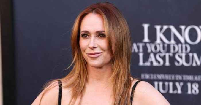 'Gorgeous' Jennifer Love Hewitt Praised Over Her 'Realistic' Body After Rare Outing for 'I Know What You Did Last Summer' Premiere: Photos