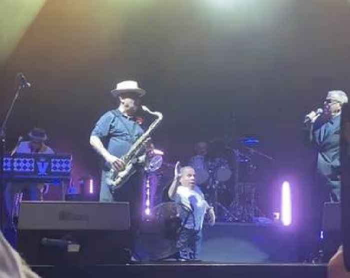 Warwick Davis Joins Madness Onstage, Lana Del Rey’s Dad Backstage