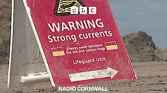 Lifeguards in Cornwall give rip current advice