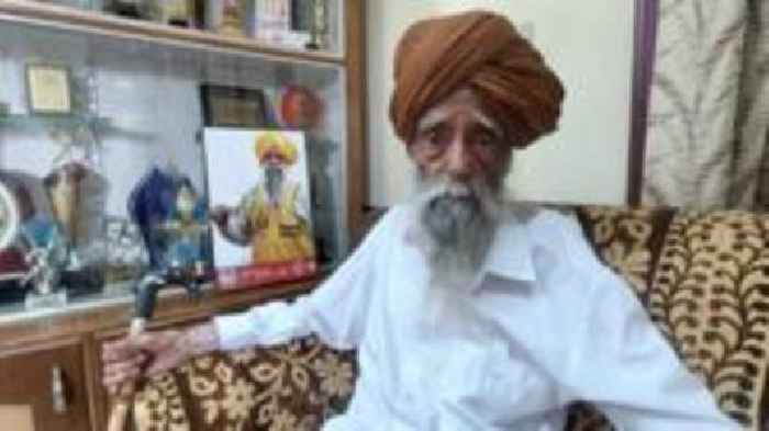 Fauja Singh, world's 'oldest' marathon runner, dies at 114 in hit-and-run crash