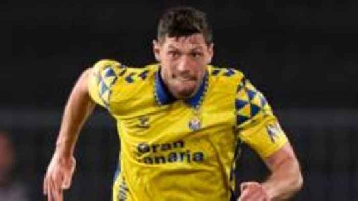 McKenna signs for Zagreb after Las Palmas exit