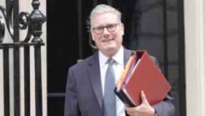 Starmer suspends Labour MPs for breaching party discipline