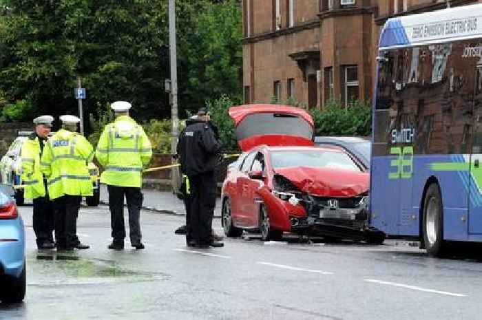 Man rushed to hospital following Elderslie crash involving bus and car