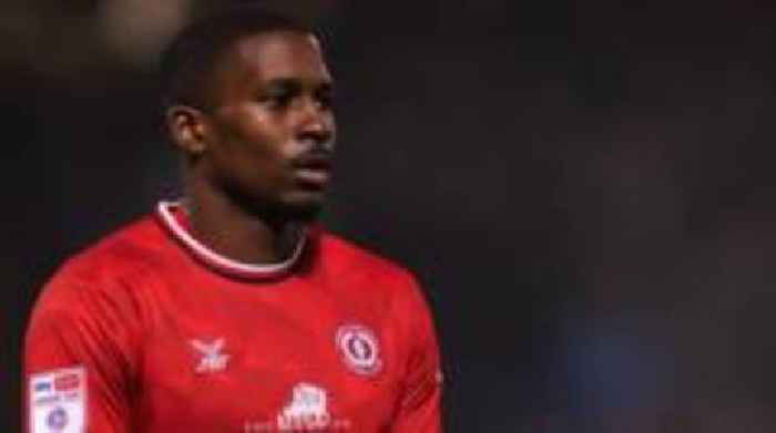 Tracey signs new one-year contract with Crewe