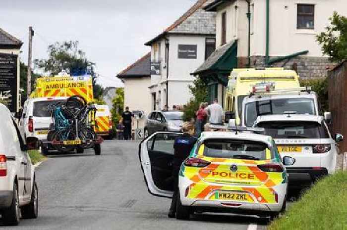 Major incident declared as multiple people rushed to hospital after bus crash