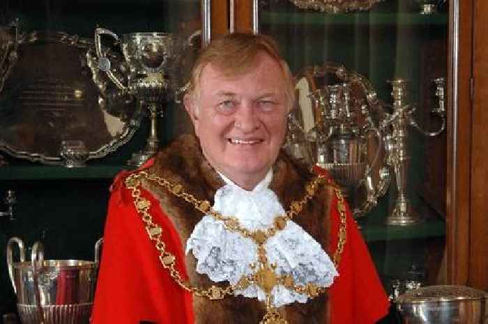 Heartfelt tributes as 'inspirational' former Walsall Mayor John O’Hare dies