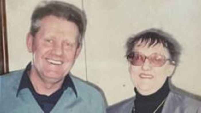 Sub-postmistress conviction referred to appeal court
