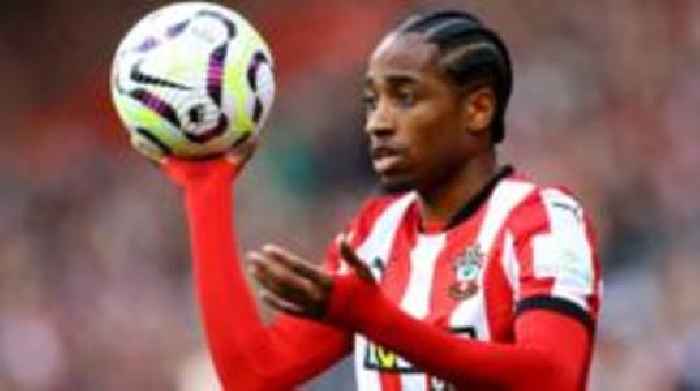 West Ham agree personal terms with Walker-Peters