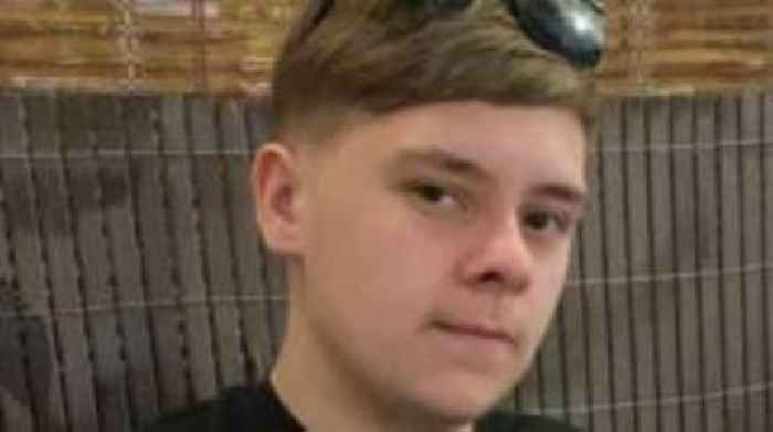Murder accused carried knife for protection - court