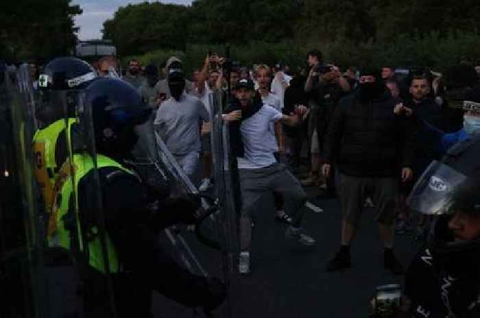 Police issue update after violent protest outside Epping asylum seeker hotel