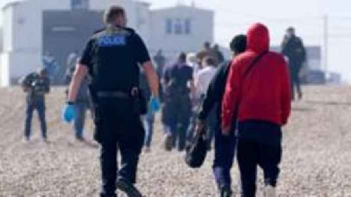 UK to use AI to stop adult migrants posing as children