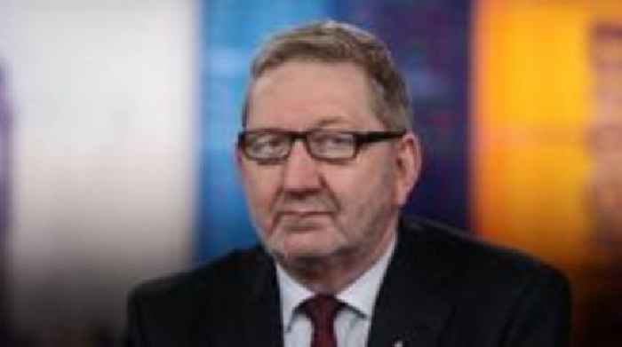 Union boss McCluskey took private jet flights arranged by building firm, report finds