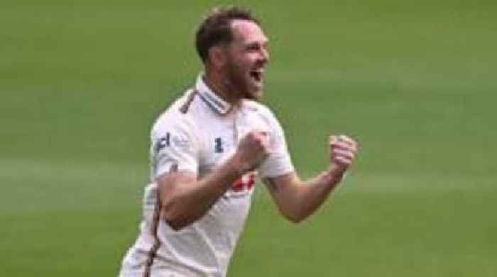 Porter stars as Essex in charge against Sussex