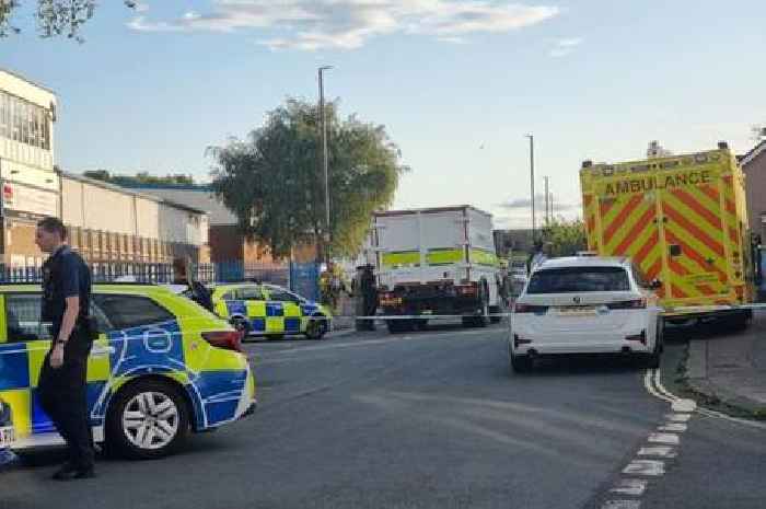 Live updates as bomb squad and armed police shut off Ashton Vale road