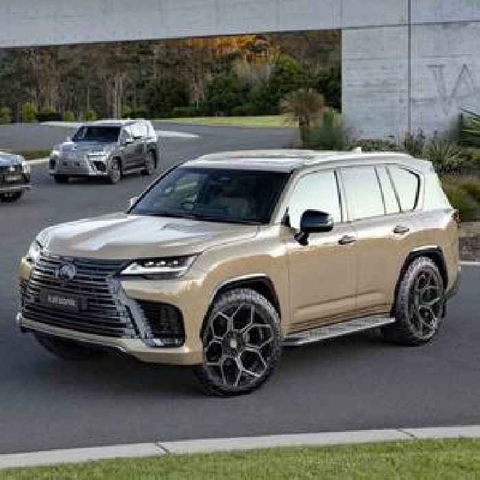 2025 Lexus LX 700h Luxury Hybrid SUV Just Needs Larger Aftermarket Wheels to Look Fancy 