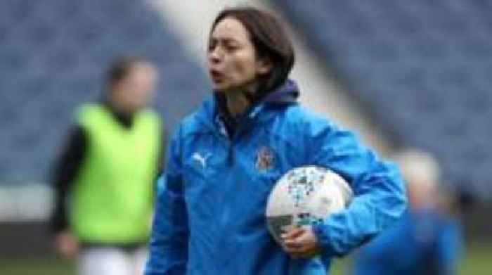Wrexham name ex-Baggies boss Sugarman as head coach