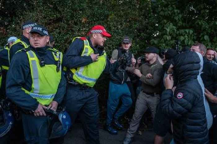 Epping protests: Police deny claims by Nigel Farage they escorted counter protestors to Bell Hotel demonstration