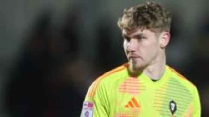 Salford re-sign Sunderland keeper Young on loan