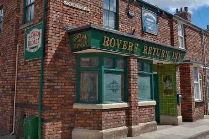 Coronation Street star lets slip 'nasty' divorce storyline and fans will be shocked