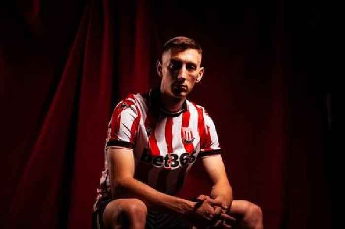 Breaking - Stoke City seal deal for striker as signing number six confirmed