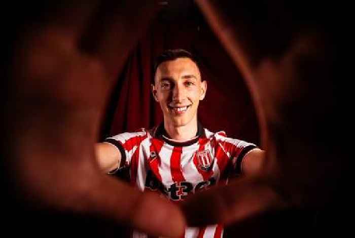 Robert Bozenik drops Viktor Gyokeres hint with Stoke City transfer statement