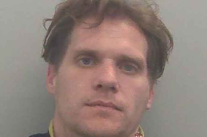 Kent Police scale area for wanted man and tell public to 'call 999'