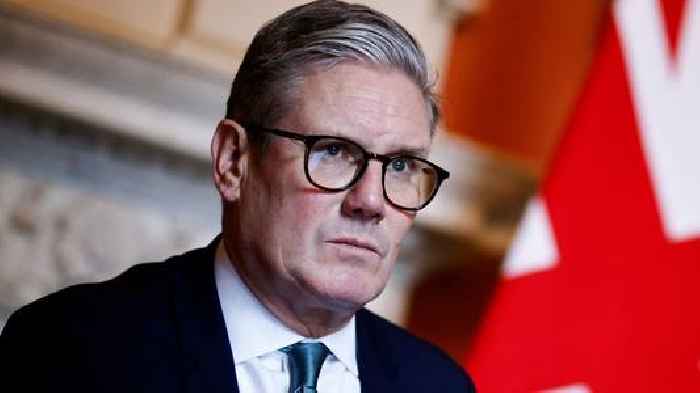 Starmer sends remaining rebel Labour MPs warning