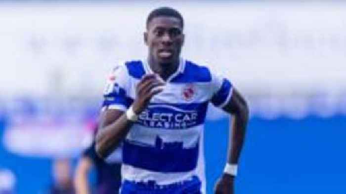 Reading's Ehibhatiomhan signs new two-year deal