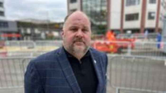 Council leader 'desperate' to get Swindon building