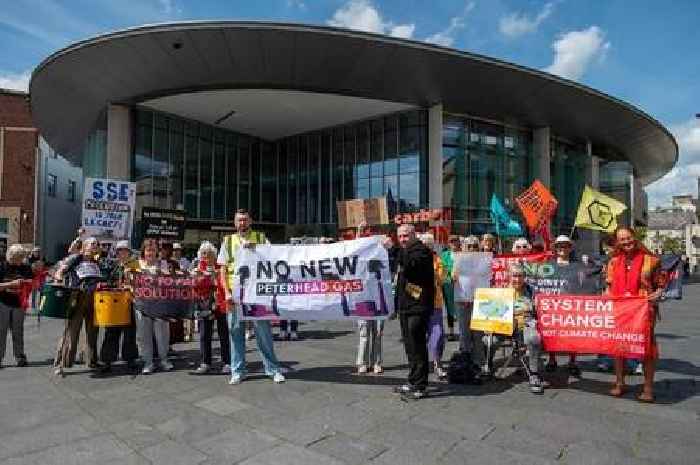 Climate protest in Perth city centre over SSE plans for fossil fuel plant